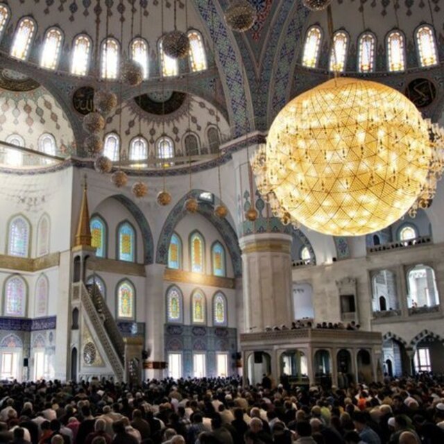 21 Haziran İzmir Cuma namazı saat kaçta?