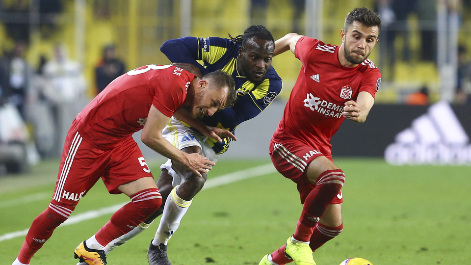 Fenerbahçe Emre Kılınç'ın peşinde