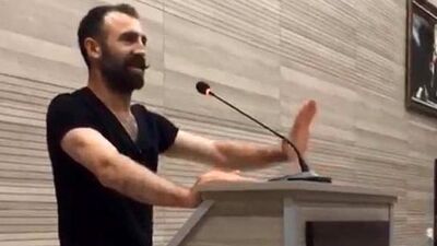 Mezuniyet töreninde 'İstiklal Marşı' krizi!