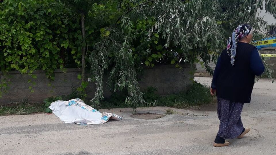 Komşu kavgası kanlı bitti!