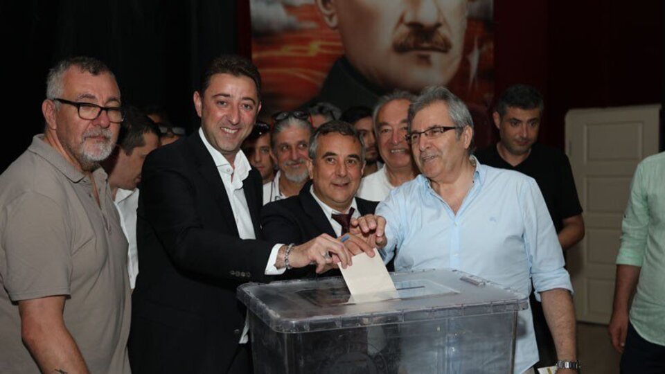 Bandırmaspor'da Karlahan yeniden başkan