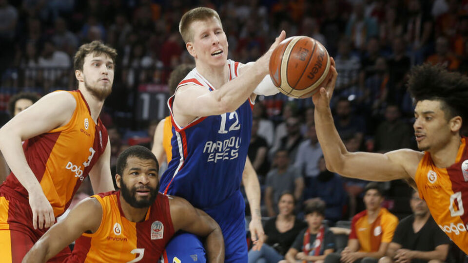 Anadolu Efes'ten Motum'a veda
