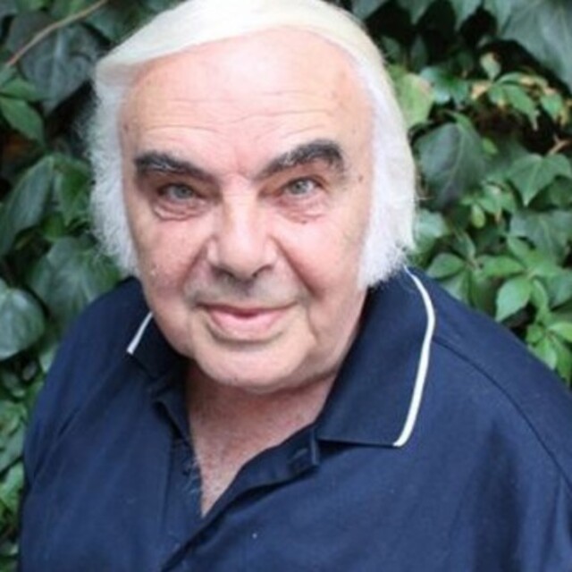 Enis Fosforoğlu kimdir?