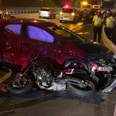 Otomobil motosikletli gruba çarptı: 1 ölü, 2 yaralı