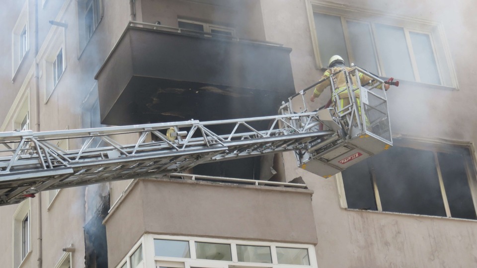 Anne baba öldü engelli oğul kurtarıldı