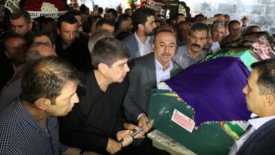Türel'in annesi son yolculuğuna uğurlandı