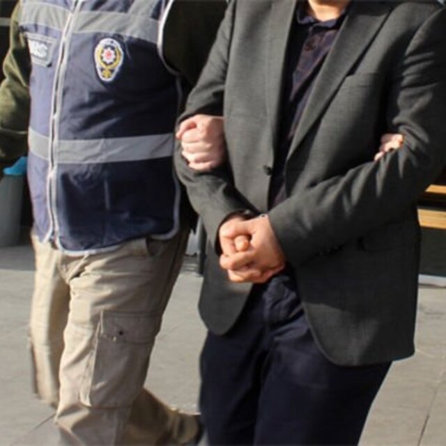 İzmir merkezli 4 ilde FETÖ operasyonu