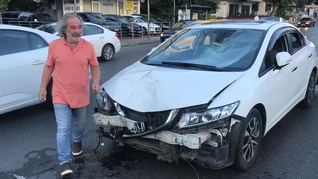 Ünlü oyuncu kaza yaptı