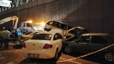 Denizli'de 4 araç birbirine girdi: 4 yaralı