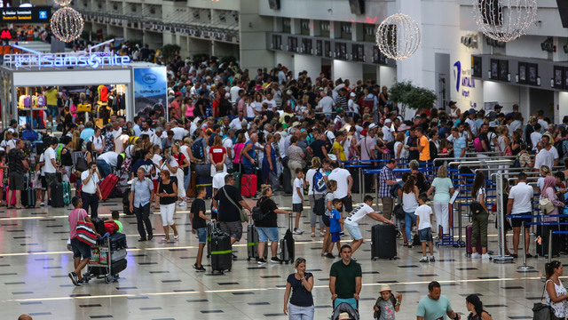 Nüfusunun iki katı turist ağırladı