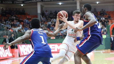 Anadolu Efes ilk transferini duyurdu