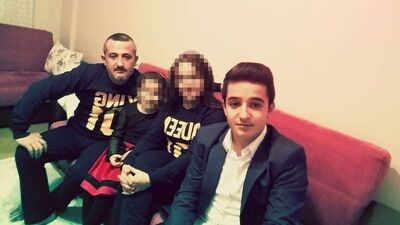 Babasını bıçakladı!