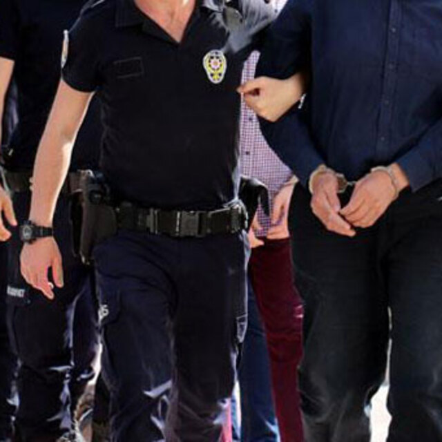 Balıkesir'de FETÖ operasyonu: 4 gözaltı