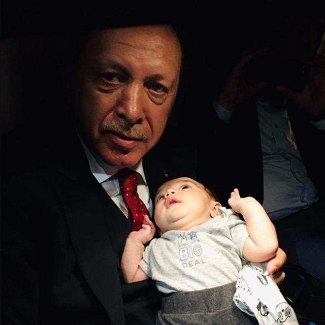 Alparslan bebek yardım bekliyor! Cumhurbaşkanı Erdoğan öptü dua etti!