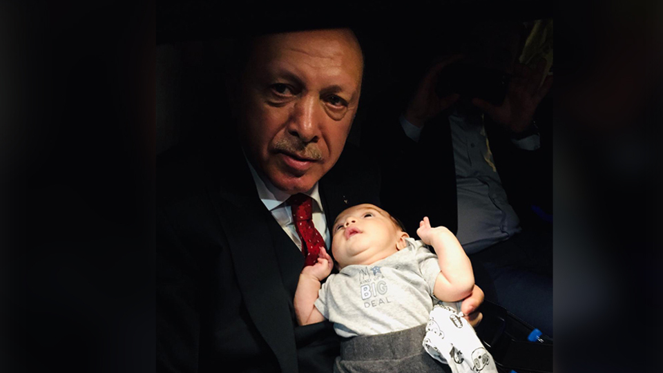 Alparslan bebek yardım bekliyor! Cumhurbaşkanı Erdoğan öptü dua etti!