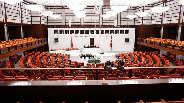 Yeni askerlik düzenlemesi yasalaştı