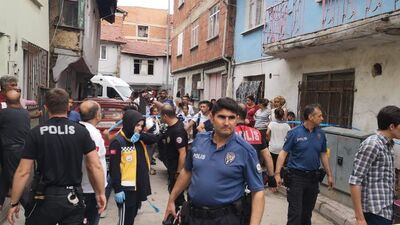 Evinde asılı halde ölü bulundu