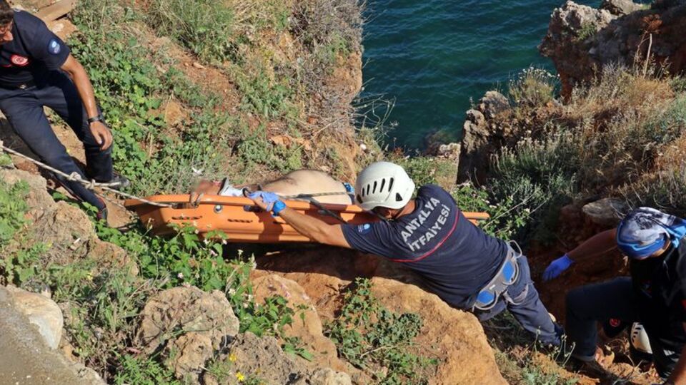 Antalya'da falezlerde can pazarı