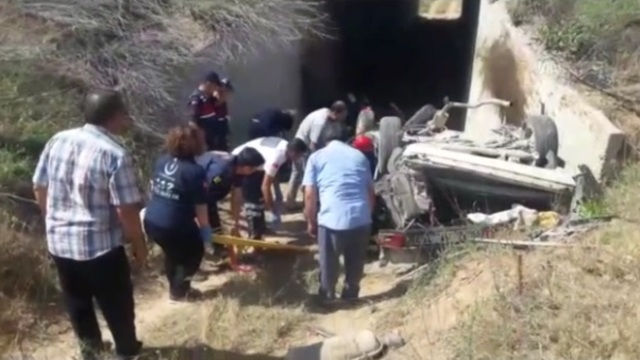Konya'da otomobil köprüden düştü! Yaralılar var