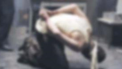 Kelepçeli zanlıya darba işkence kararı