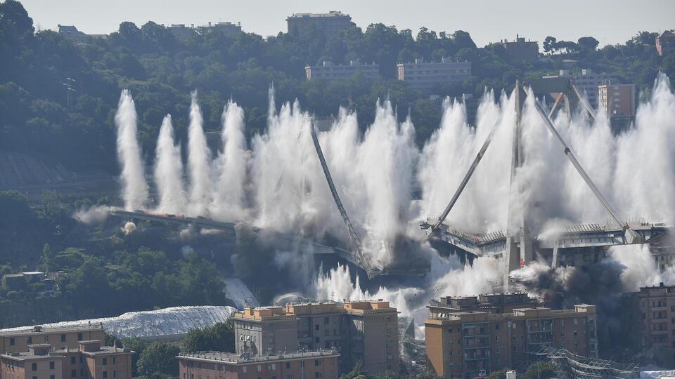 8 saniyede havaya uçuruldu!