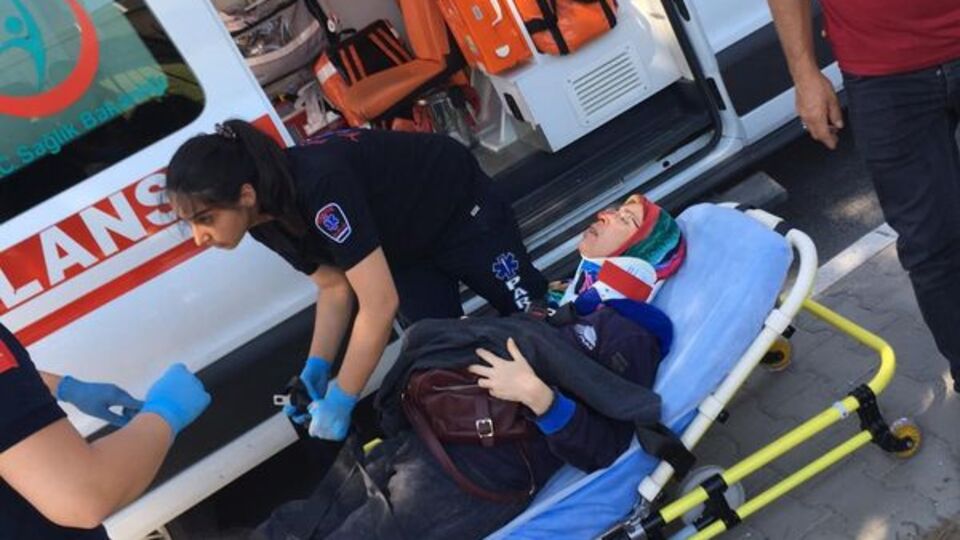 İşçi servisi TIR'la çarpıştı