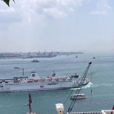 İstanbul Boğazı'nda faciadan dönüldü