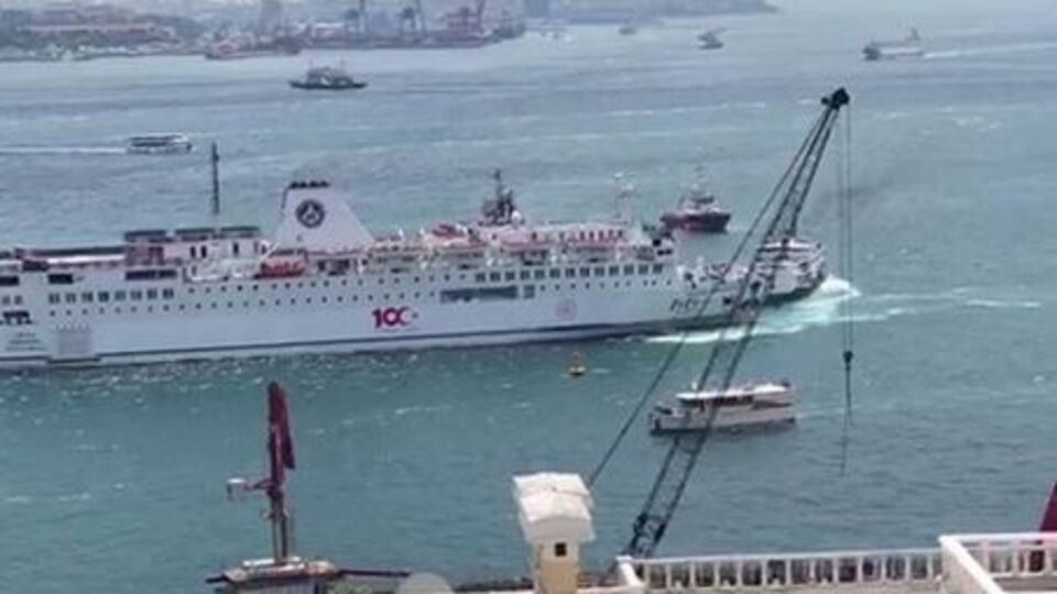 İstanbul Boğazı'nda faciadan dönüldü