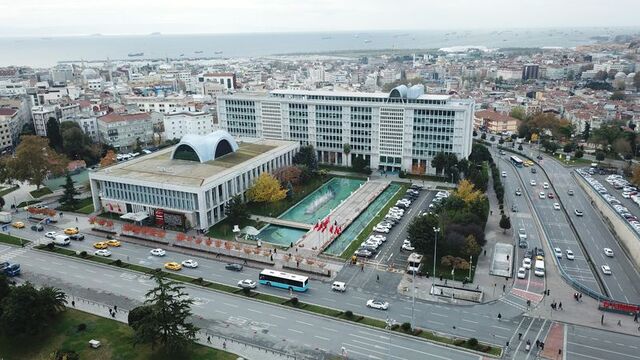İBB Genel Sekreteri yardımcılarıyla istifa etti