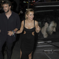 Sevgilisini gezdirdi