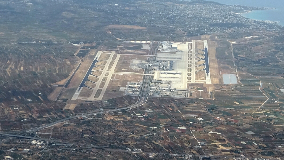 Krizdeki Yunanistan, havalimanını satıyor