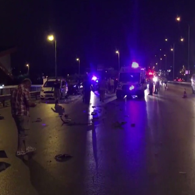 Maltepe'de trafik kazası! 2'si polis 8 kişi yaralandı