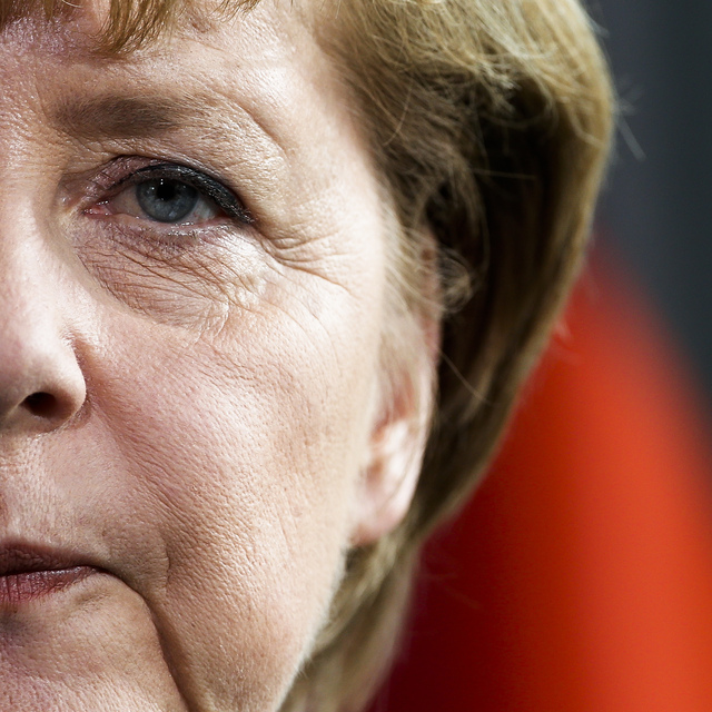 Merkel'in titreme nöbetlerinin sebebi yoğun baskı mı?
