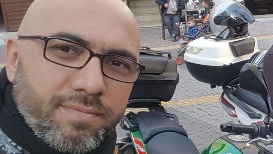 Motosiklet sürücüsü yanarak can verdi