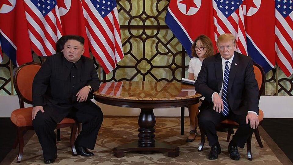 Trump ile Kim bir araya geldi!