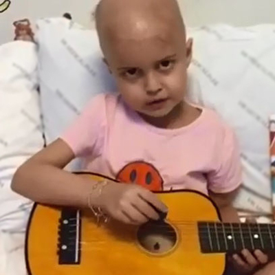 Öykü Arin, doktorları için şarkı besteledi!