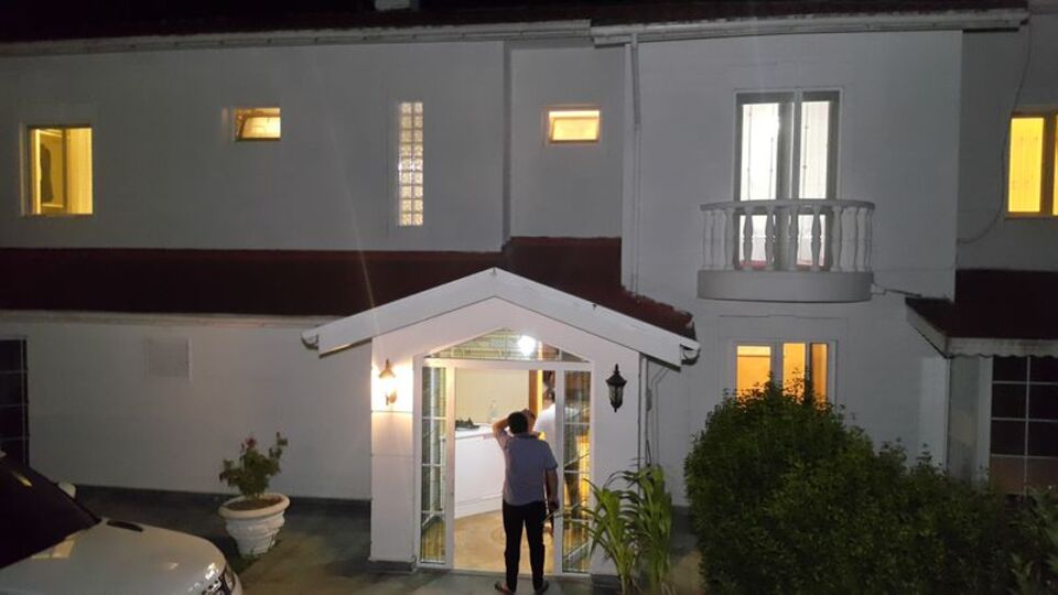 Reklamların bilinen yüzü evini bu halde buldu