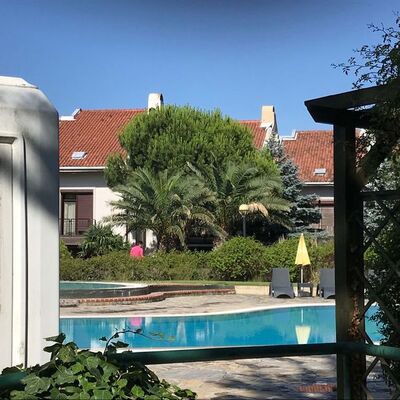 İş insanı karısını vurup intihar etti