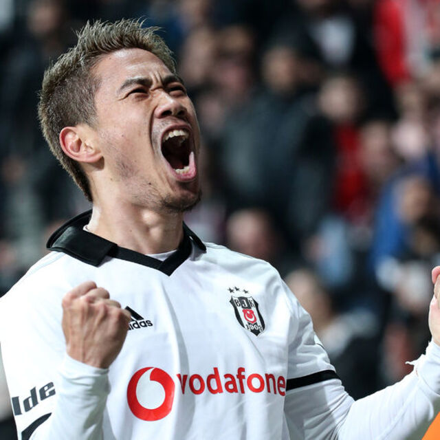 Kagawa kafaları karıştırdı