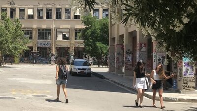 Yunanistan'da öfkeli gençler neden SYRIZA'dan muhafazakar Yeni Demokrasi Partisi'ne yöneliyor?