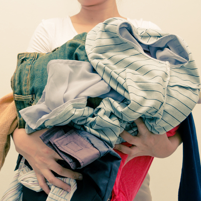 Kirli çamaşırlara dokunduktan sonra mutlaka bunu yapın!