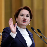 Akşener'den yönetim sistemi eleştirisi