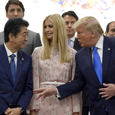 Sohbete dahil olamayan Ivanka alay konusu oldu!