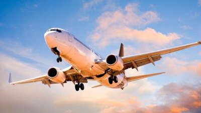 Uçağın iniş takımından bir erkek cesedi düştü