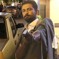 Ünlü oyuncu Nişantaşı'nda araba kurşunladı