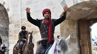 'Diriliş' temalı forma tanıtımı