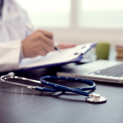 4 - 6 kez güvenlik soruşturması geçiren doktorlar var!