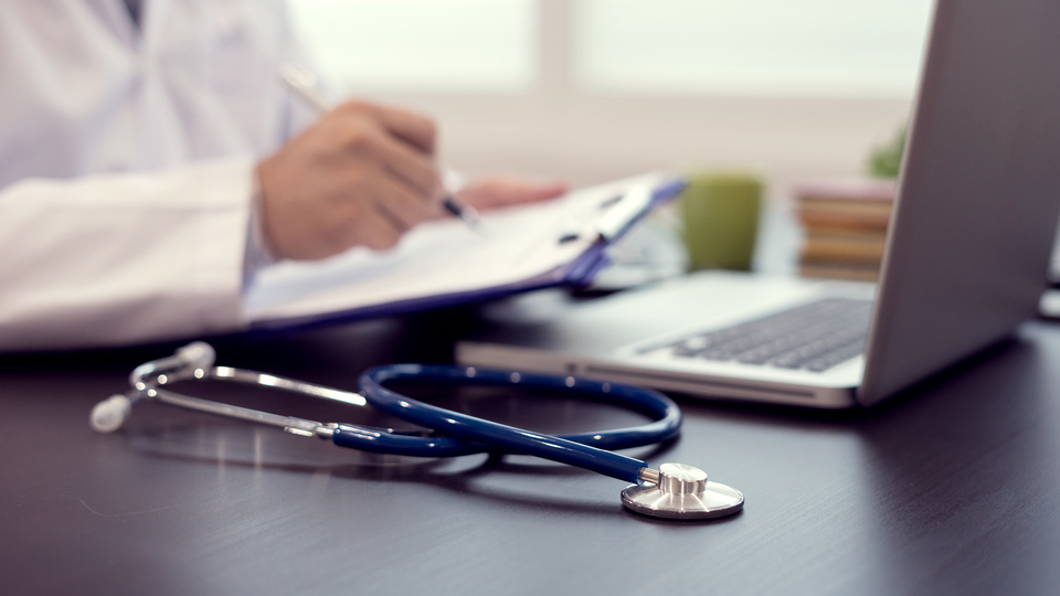 4 - 6 kez güvenlik soruşturması geçiren doktorlar var!