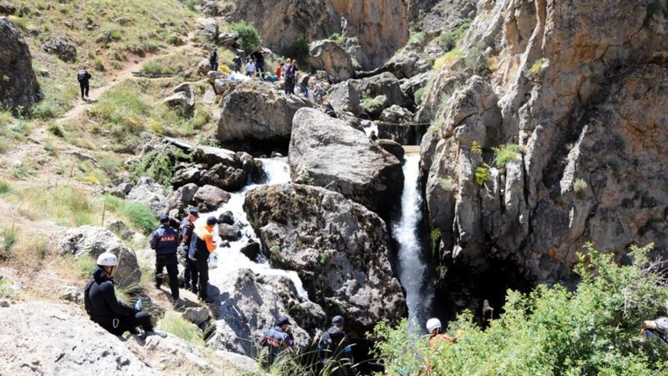 Bir selfie kurbanı daha!