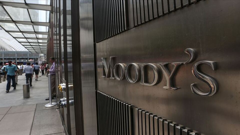 Moody's: İngiltere kredi zorlukları ile karşı karşıya
